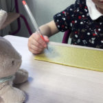 Atelier gravure auprès des enfants scolarisés en milieu hospitalier