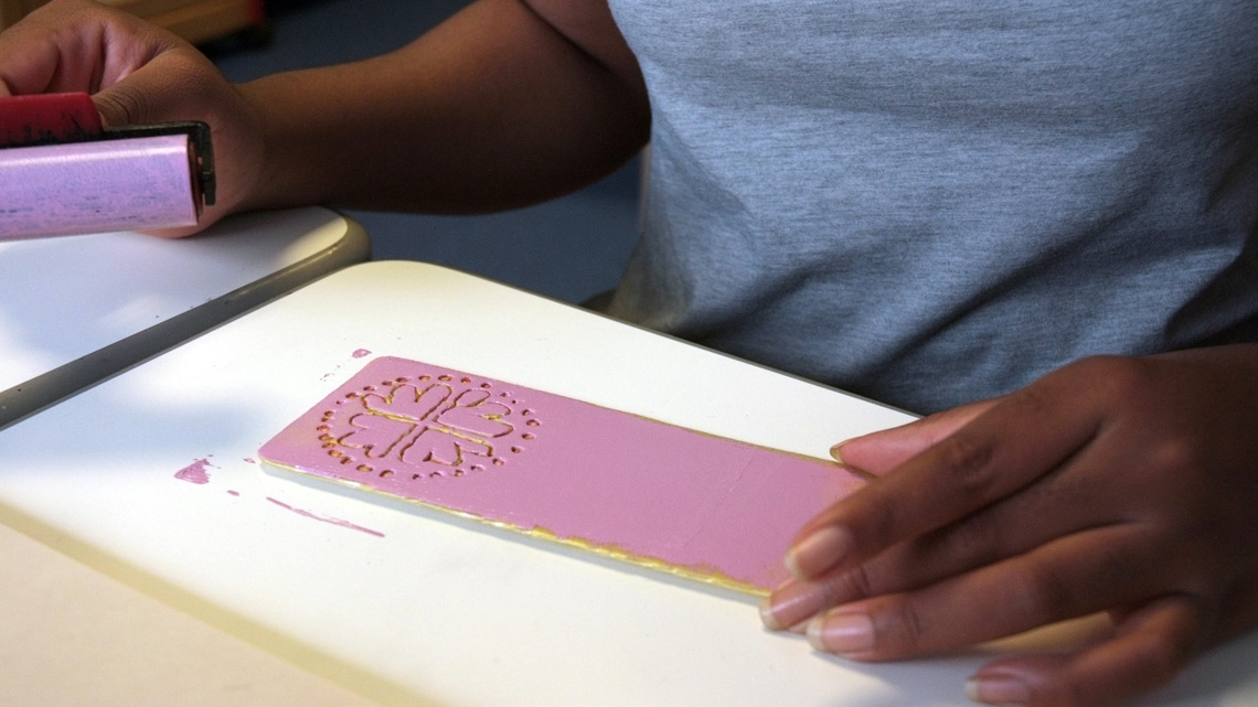 Ateliers gravure en milieu hospitalier avec Marion Le Bec